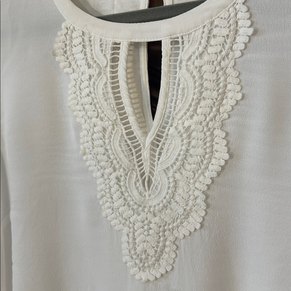 Romantic Like NEW Ivory White Pale Sky Keyhole Crochet Embroidered Lace Blouse M - Picture 4 of 12